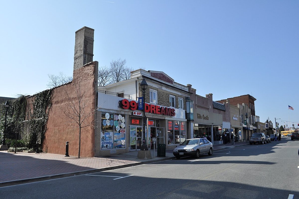 Freeport, NY - Fitxer:Freeport, NY -S Main St 03.jpg - Viquipèdia, l'enciclopèdia lliure